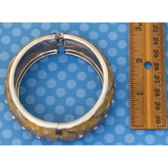 7 inch, Vintage Sea Waves Abstract Silver Tone Hinge Bangle - M34 - Picture 3 of 3